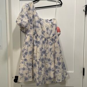 NWT Arula Blue & White Flower One Shoulder Dress. Size A(1x)